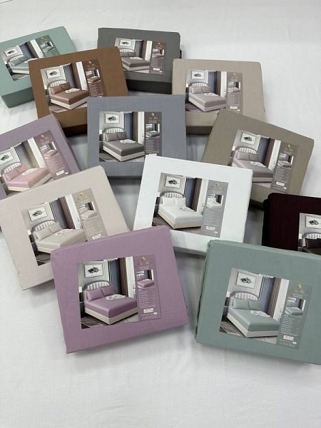 Комплект из простыни на резинке и наволочек Miss Mari "Satin Exclusive" в ассортименте, 160х200x30+50х70