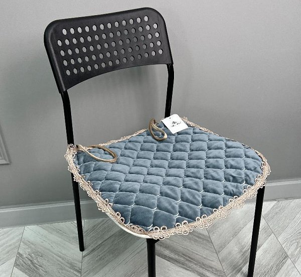 Велюровая сидушка на стул Miss Mari "Паола" в ассортименте, 50х50