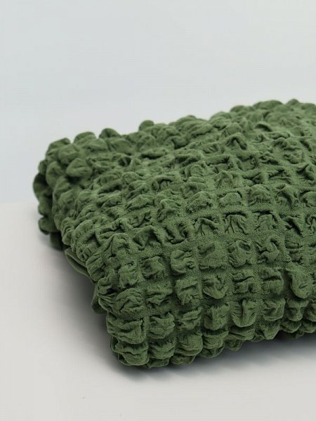 Чехол на прямой трехместный диван и два кресла с оборкой зеленый