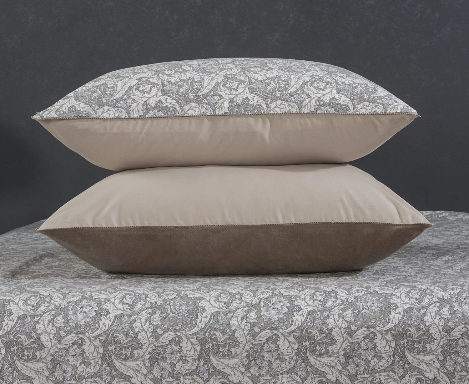 Комплект с одеялом KAZANOV.A “Остин” бежевый платина (хлопок-велюр), евро