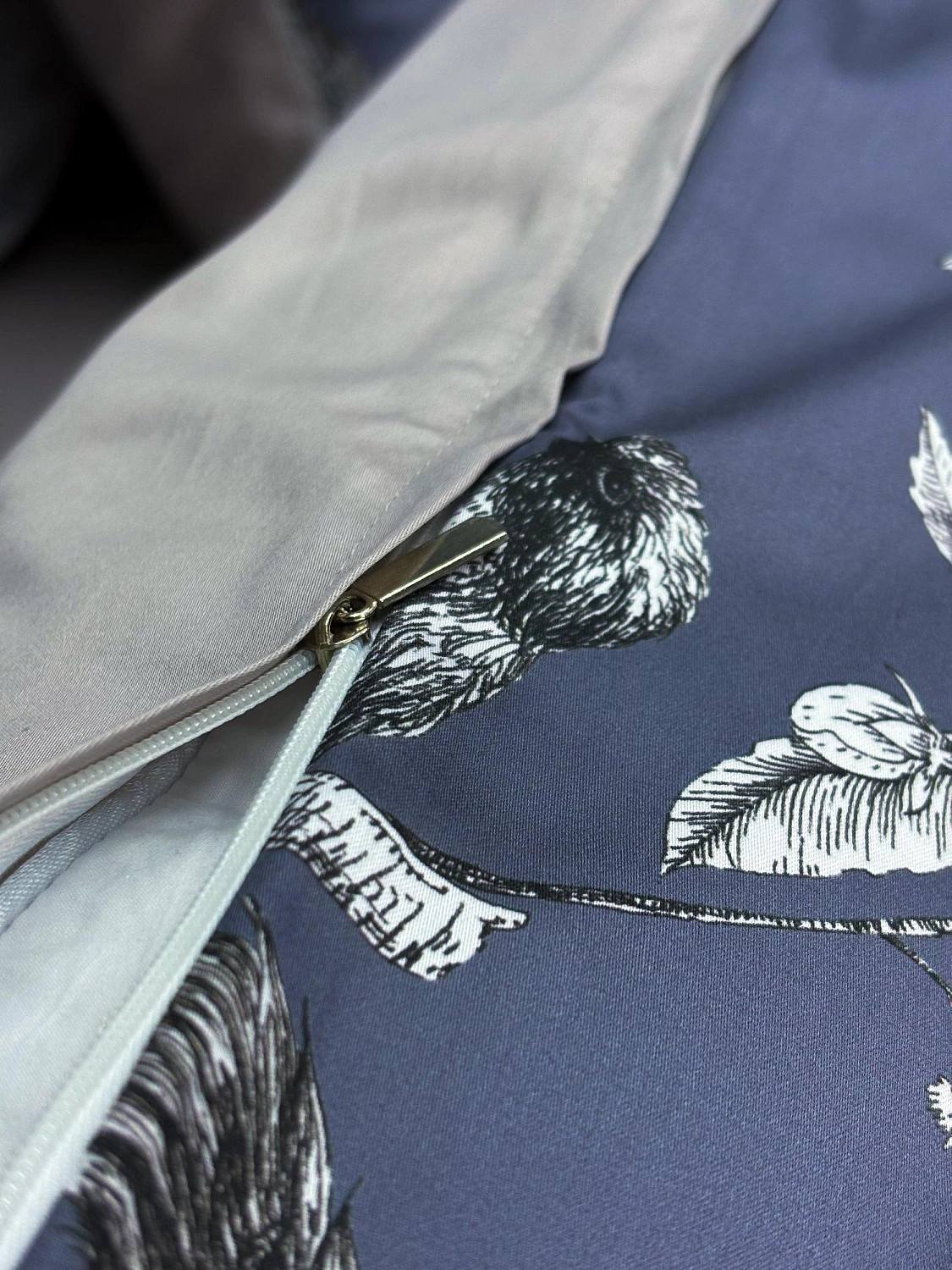 Комплект с одеялами Kazanov.a “Фазан” графит/бежевая платина (египетский хлопок-велюр), семейный