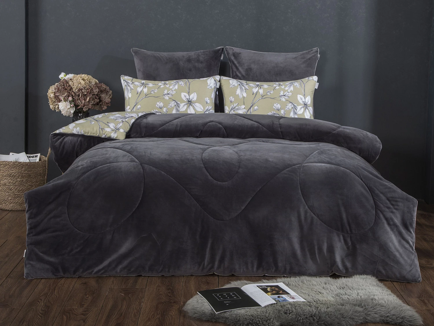 Комплект с одеялом KAZANOV.A “Мартина” графит олива платина (хлопок-велюр), евро