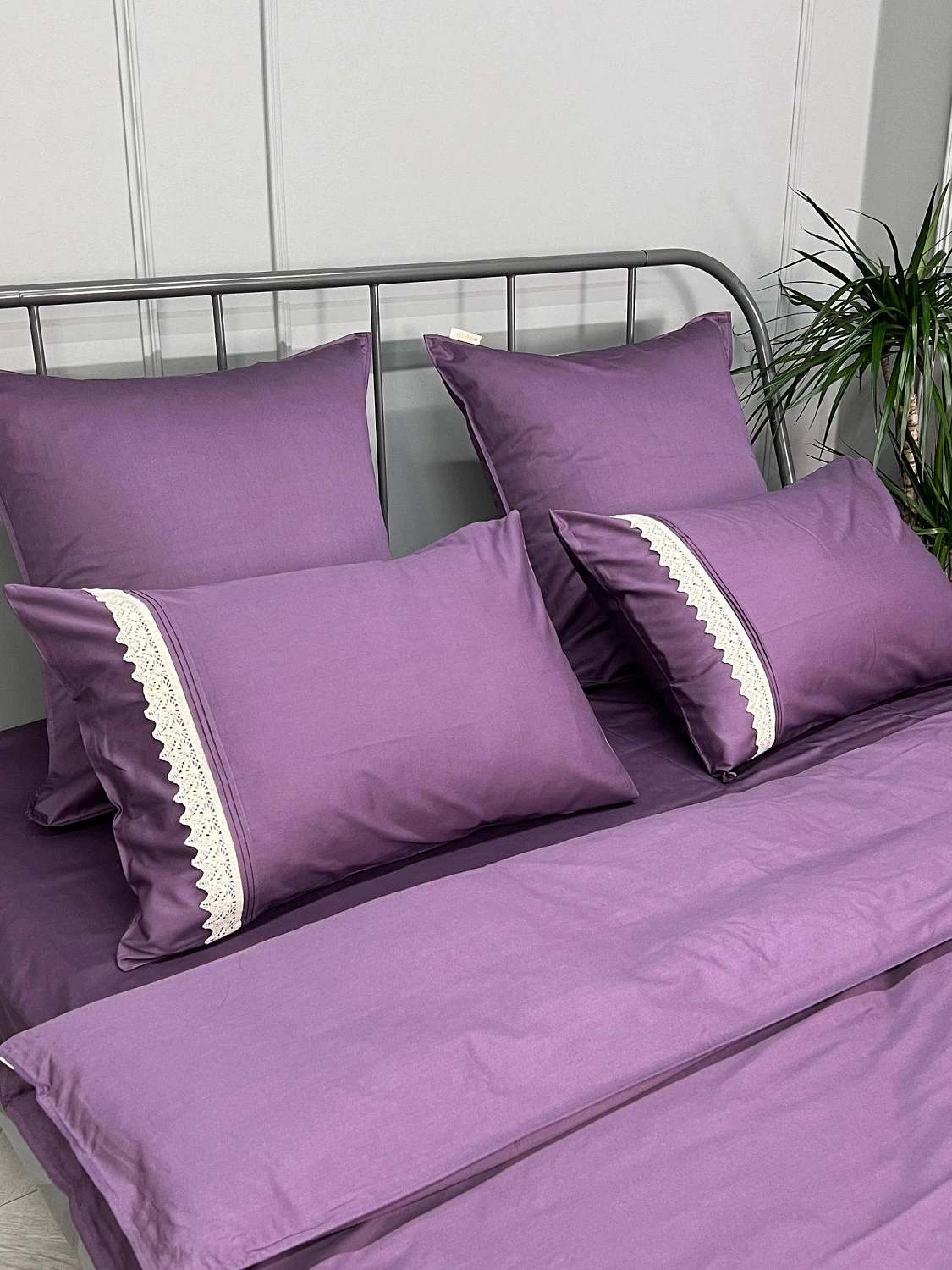 Комплект постельного белья Karteks "Сатин однотонный с кружевом" SOG-015, евро